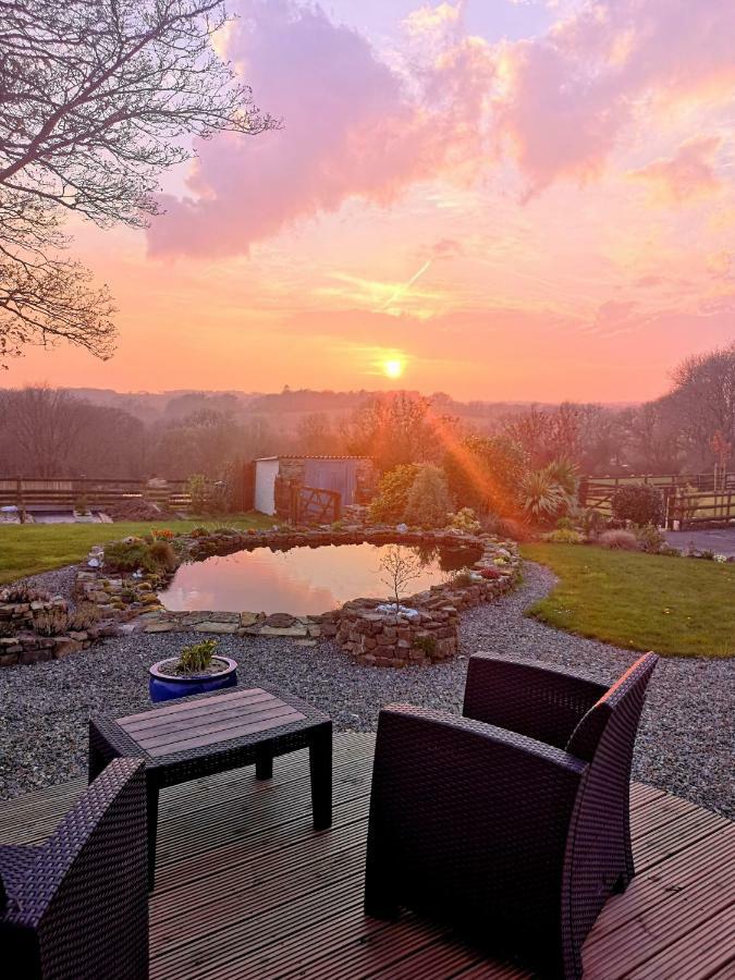 Villa Sunset Hideaway à Narberth Extérieur photo